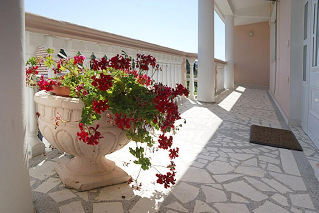 Di Vincenzo Inn Ulcinj Exterior photo